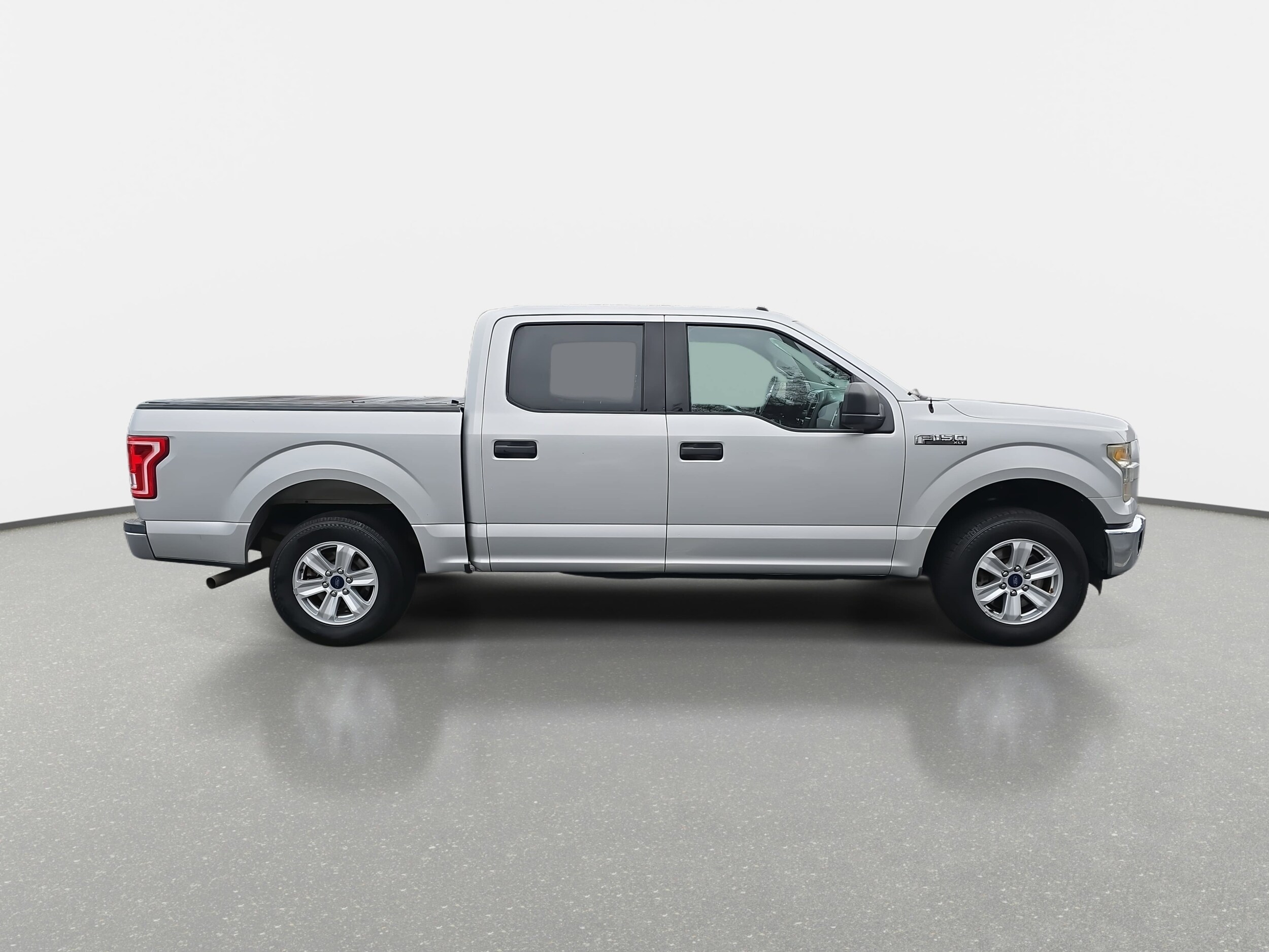 2016 Ford F-150 XLT photo 3