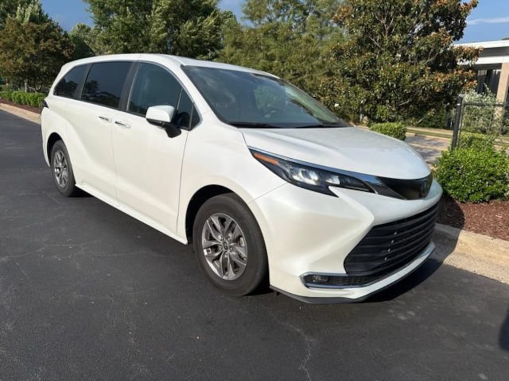 Used 2024 Toyota Sienna XLE Van Passenger Van