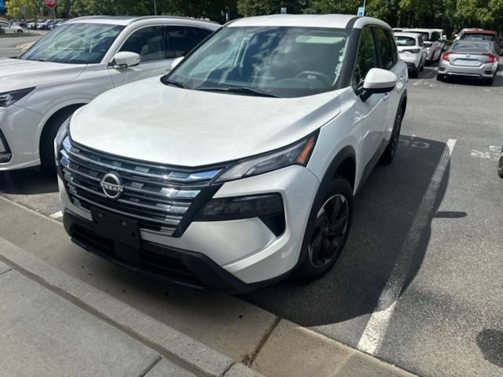 Used 2024 Nissan Rogue SV SUV