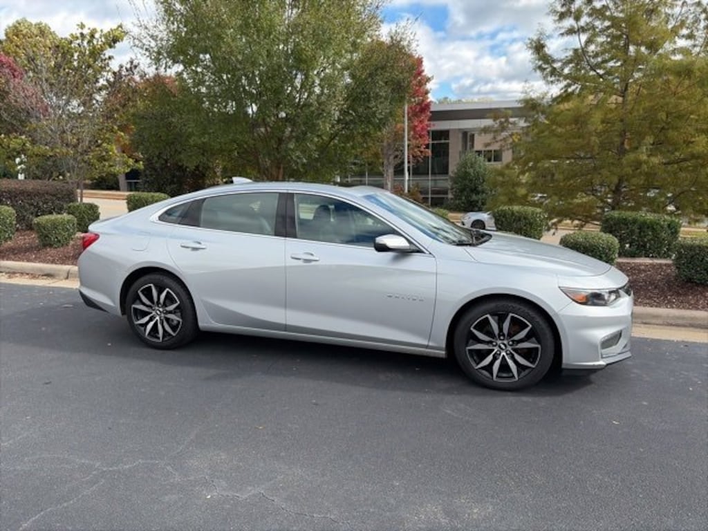 Used 2018 Chevrolet Malibu LT Sedan