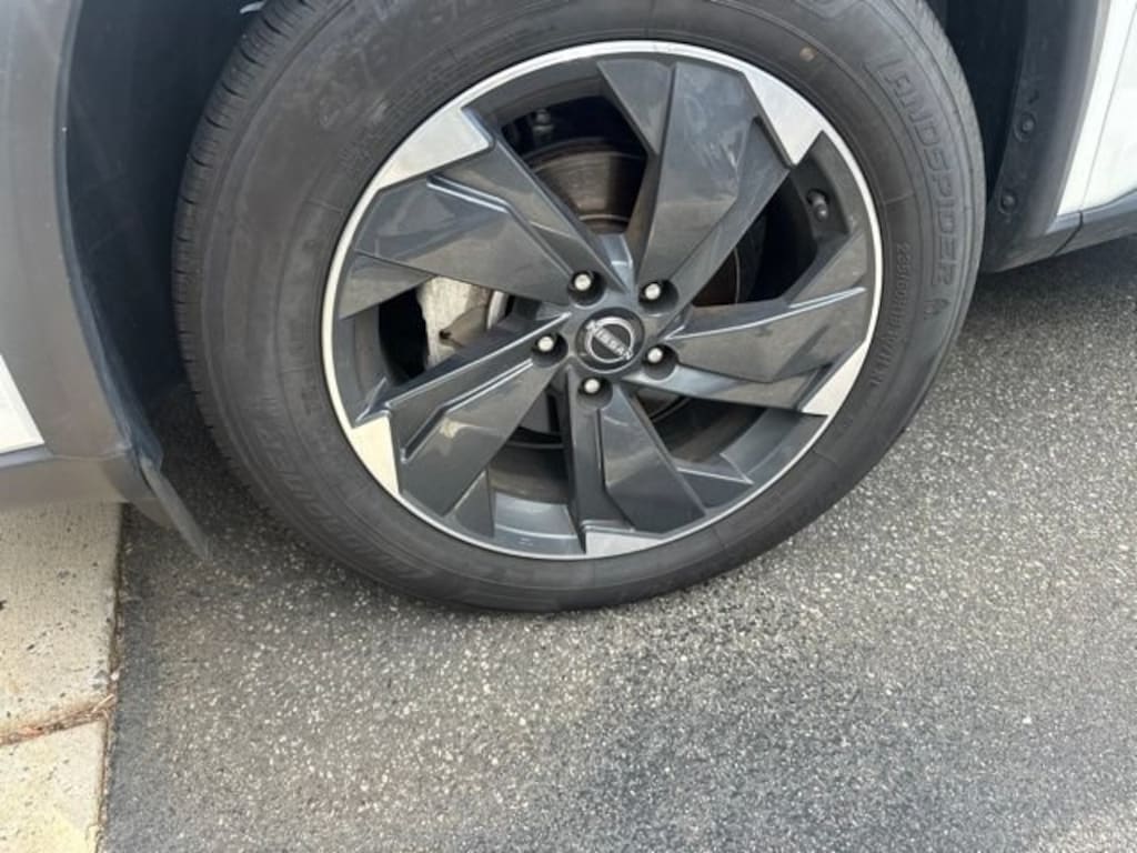 Used 2024 Nissan Rogue SV SUV
