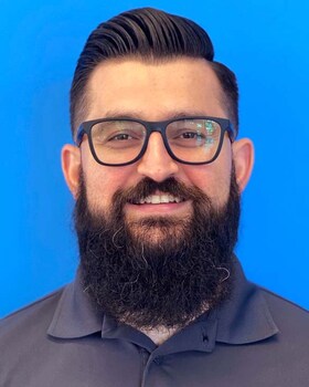 Staff member Daniel Coste from ID_191f0c31d460