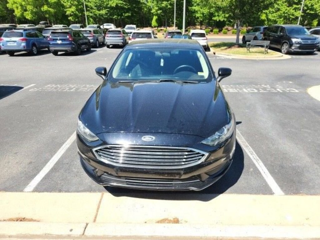 Used 2017 Ford Fusion SE Sedan