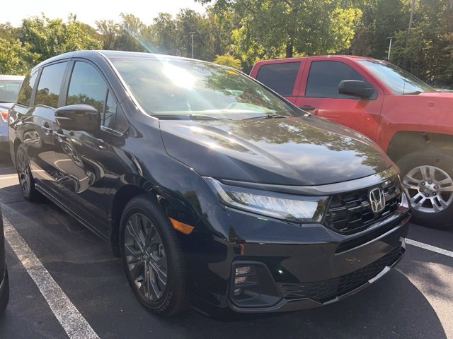 2025 Honda Odyssey Touring photo 3