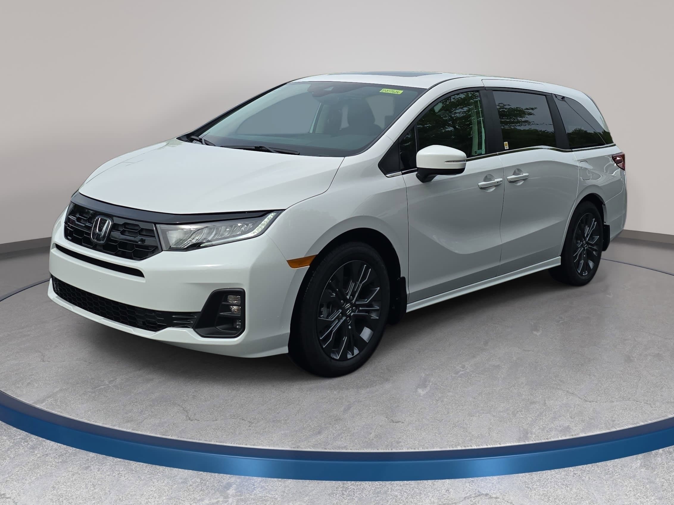 2026 Honda Odyssey Touring's photo
