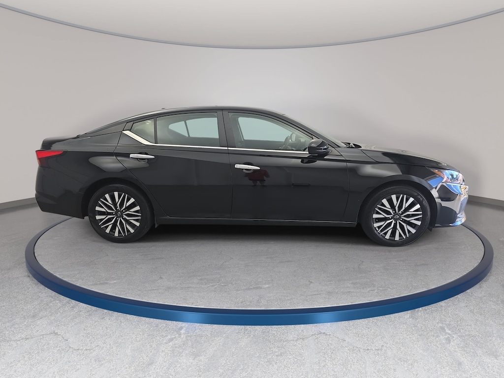 Used 2024 Nissan Altima 2.5 SV Sedan