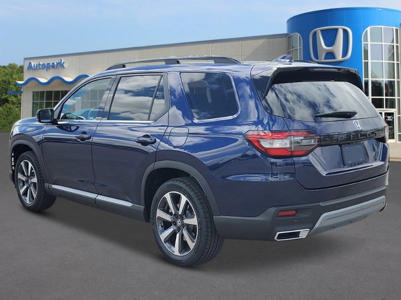 2025 Honda Pilot Touring photo 3