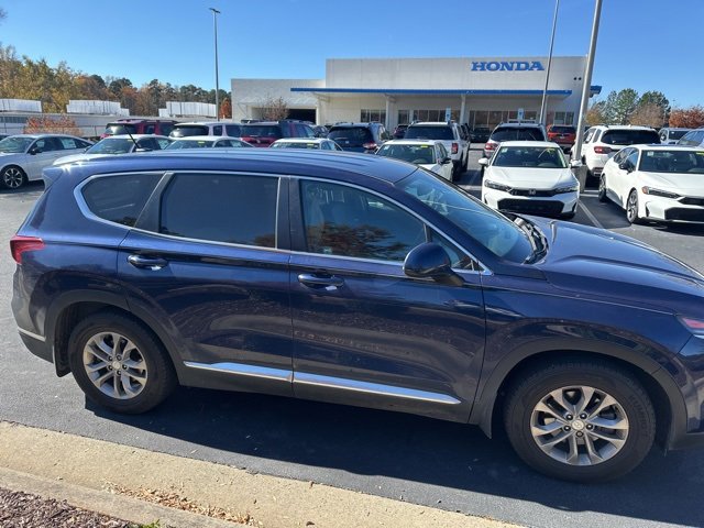 2020 Hyundai Santa Fe SE photo 3