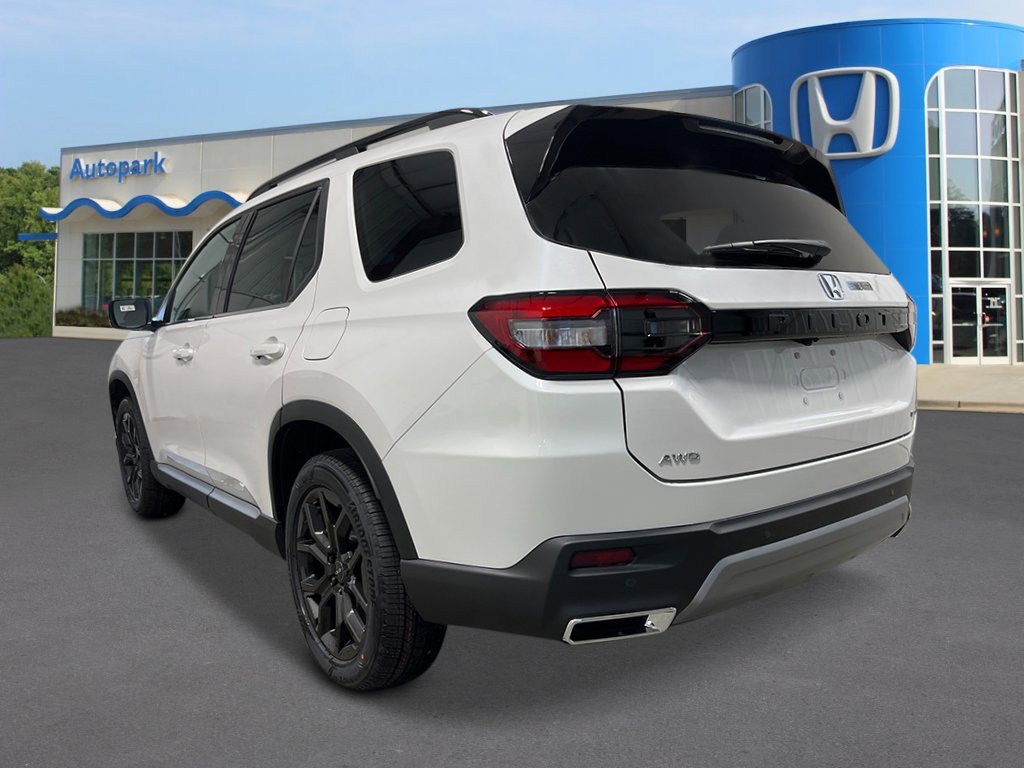 2025 Honda Pilot Touring photo 3
