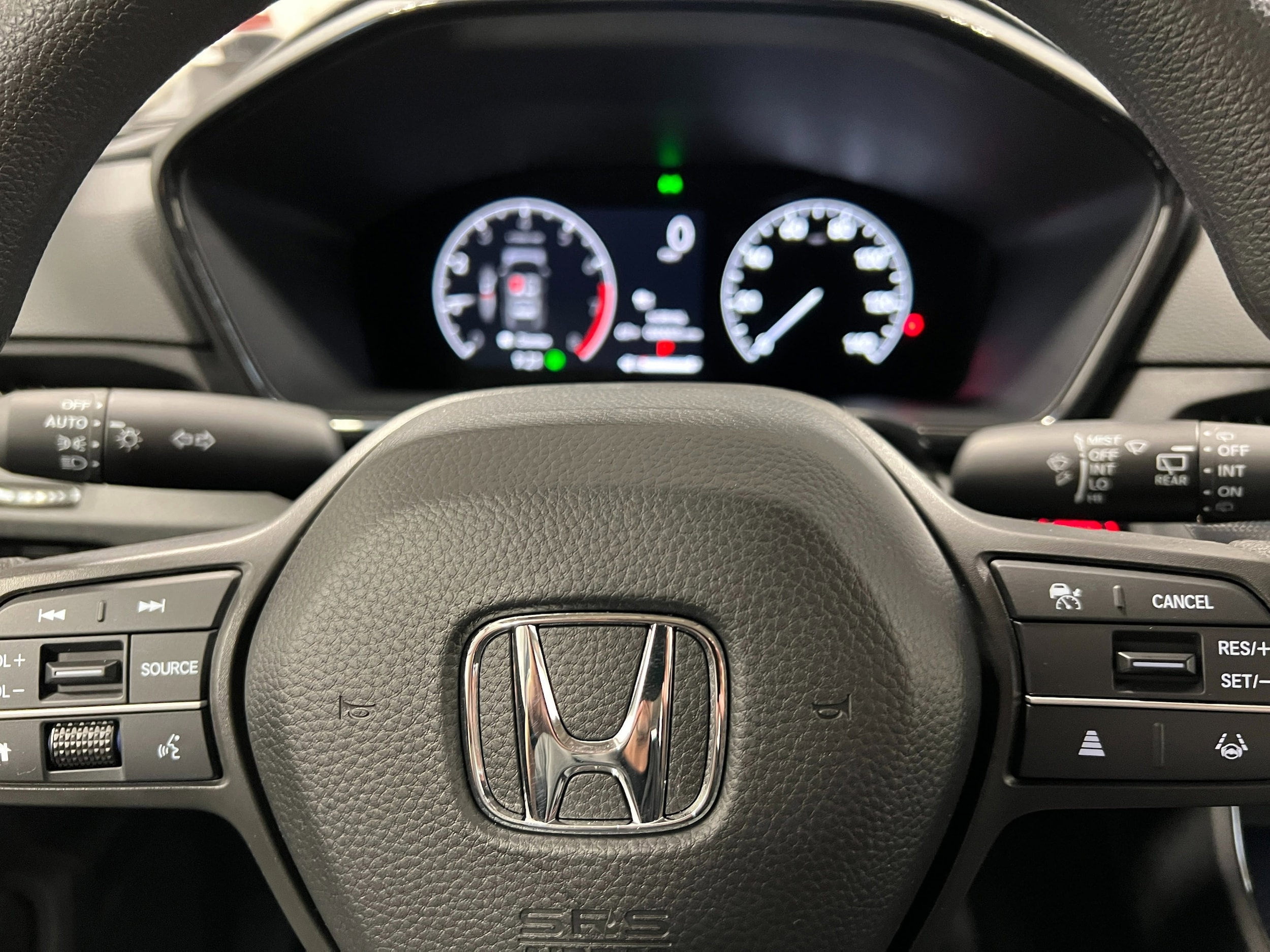 2025 Honda CR-V LX - Photo 23