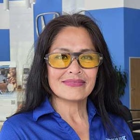 Staff member Maria Rustin from ID_29e354158b41