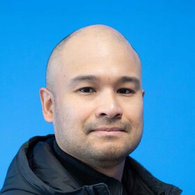 Staff member Samuel Rosiles from ID_29e354158b41