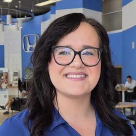 Staff member Katie Pearson from ID_29e354158b41