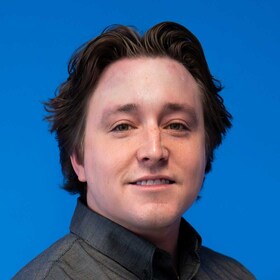 Staff member Robert Holmes from ID_29e354158b41