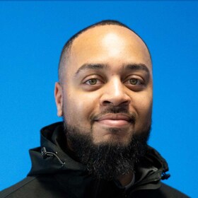 Staff member Sam Ward from ID_29e354158b41