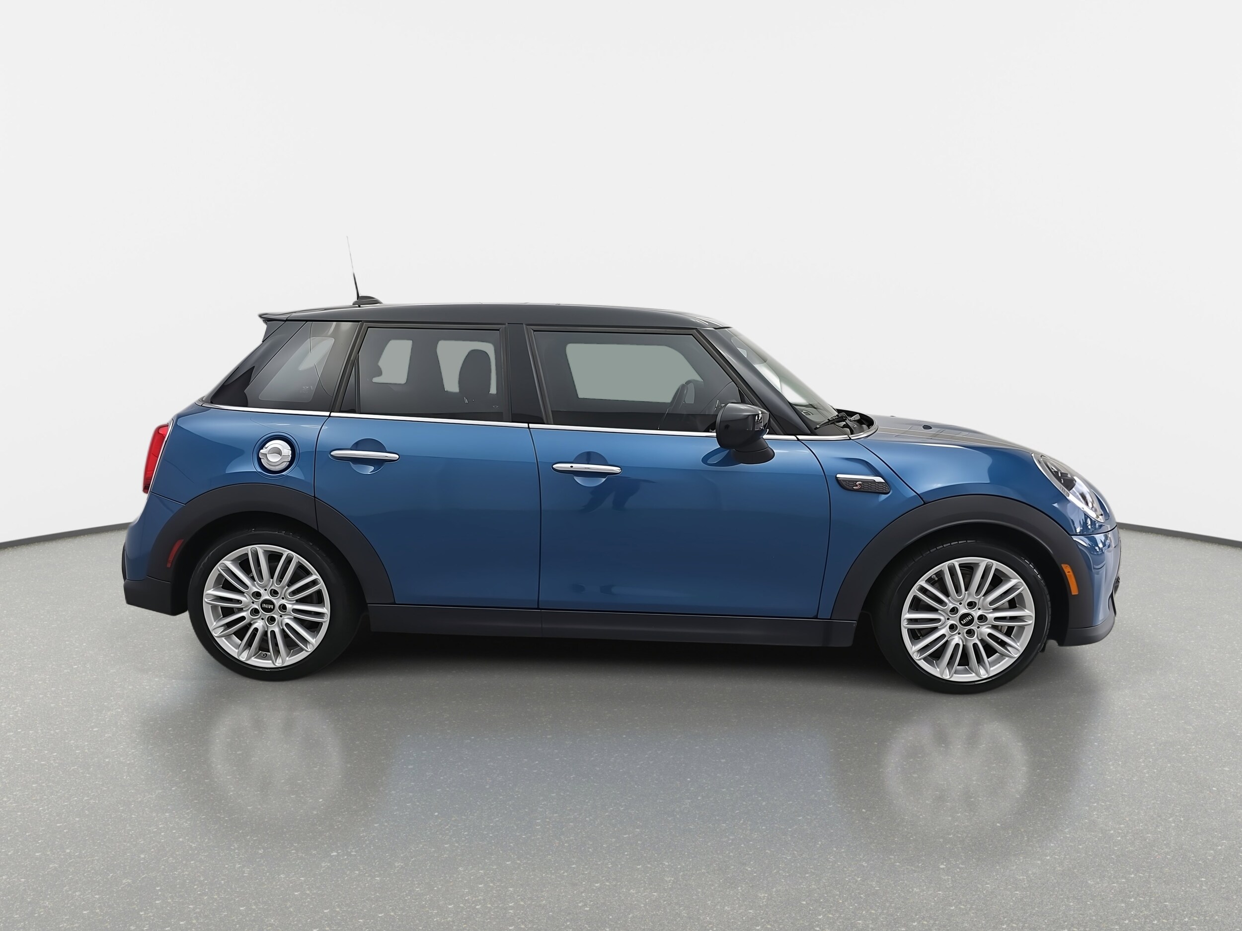 2022 Mini Cooper 4 Door Hardtop S photo 4