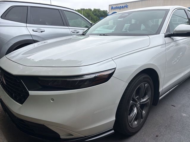 2025 Honda Accord Hybrid EX-L's photo