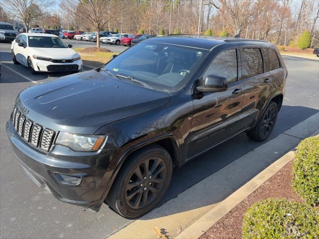 Used 2018 Jeep Grand Cherokee Altitude SUV
