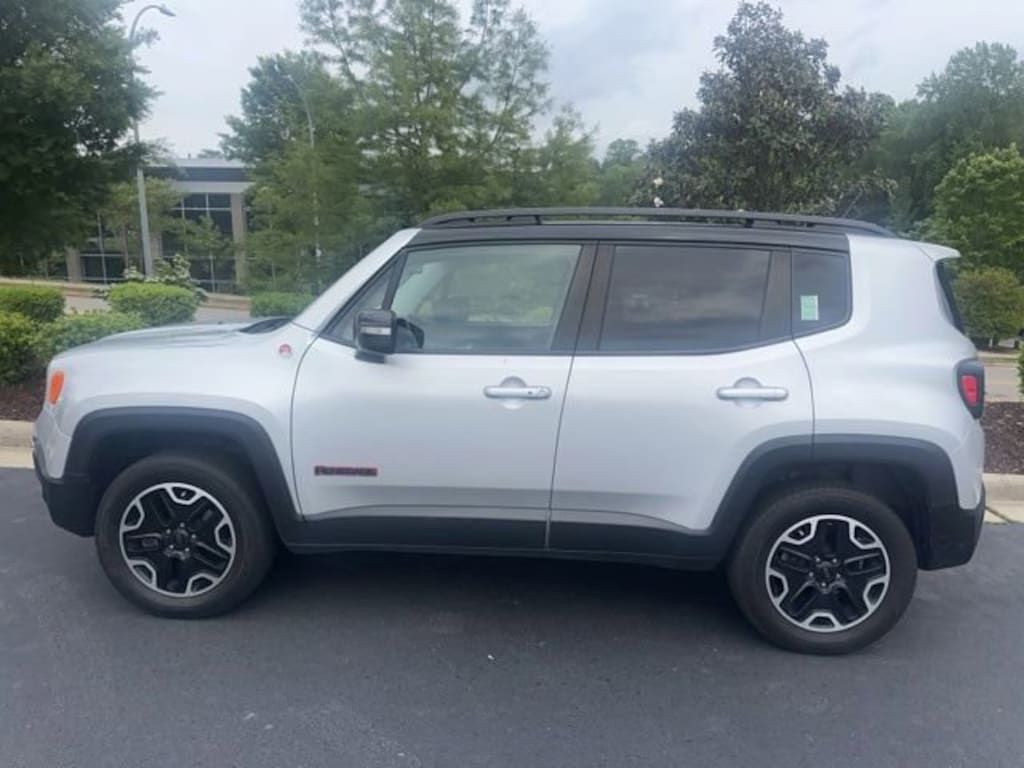Used 2017 Jeep Renegade Trailhawk SUV
