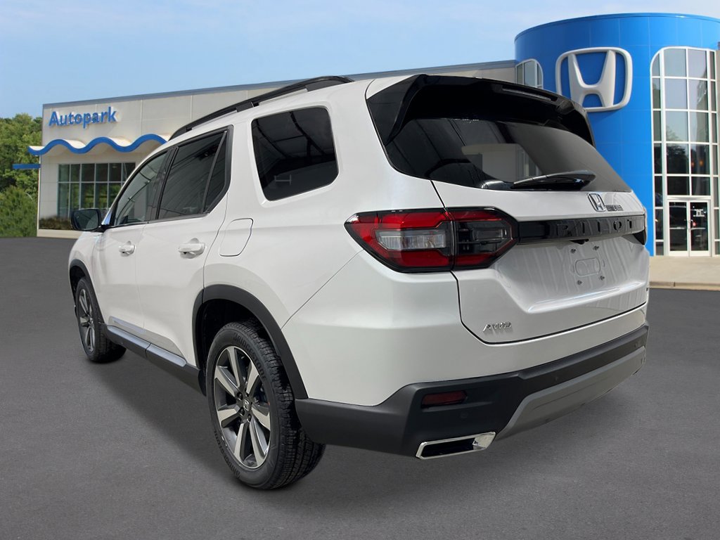 2025 Honda Pilot Touring photo 3