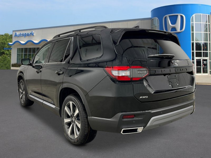 2025 Honda Pilot Touring photo 3