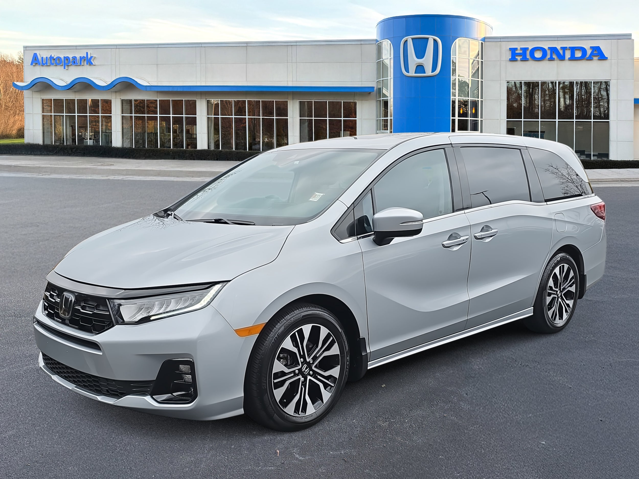 2025 Honda Odyssey Elite's photo