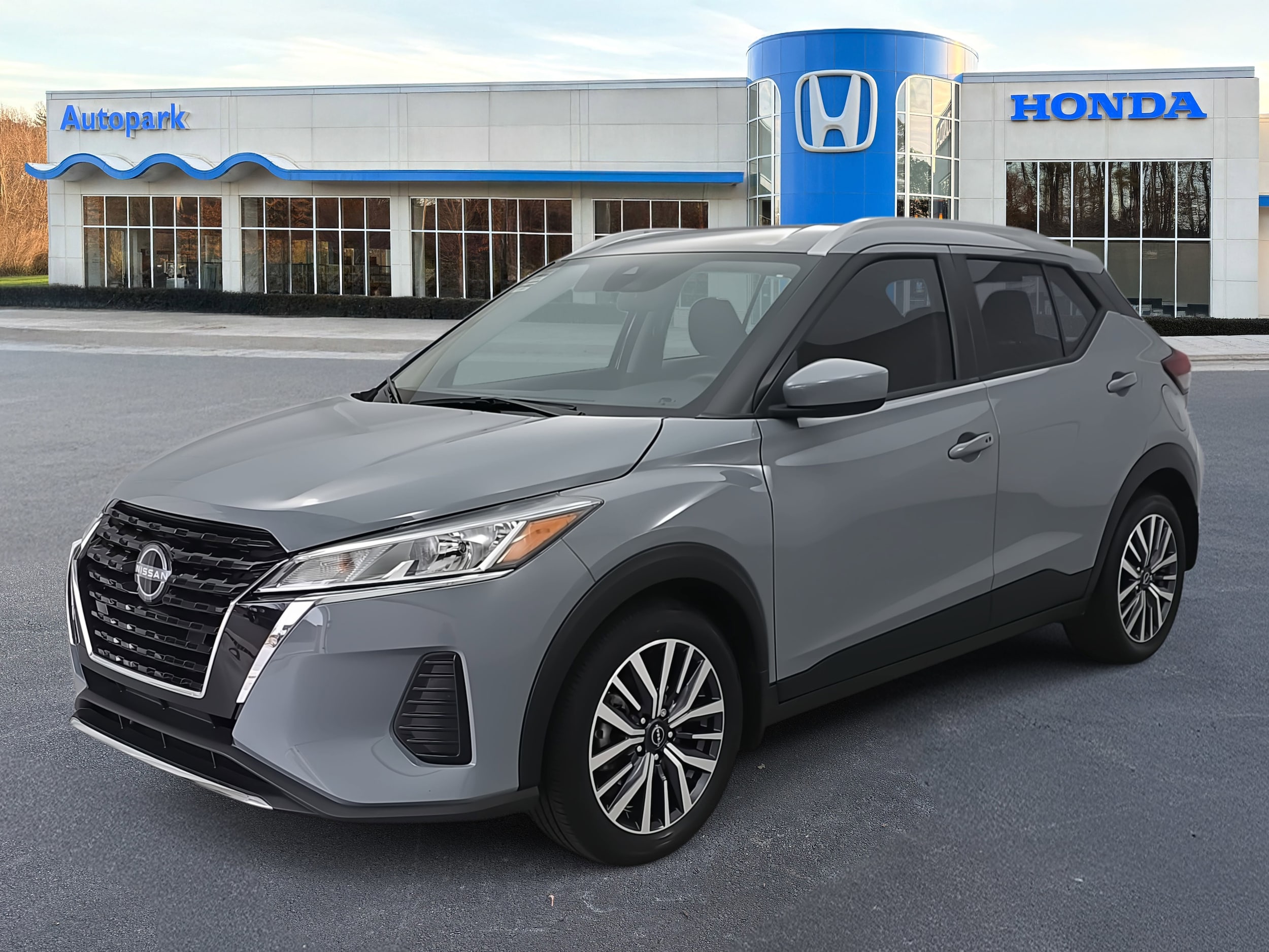 2024 Nissan Kicks SV's photo