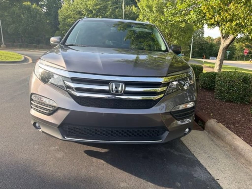 Used 2017 Honda Pilot Elite SUV