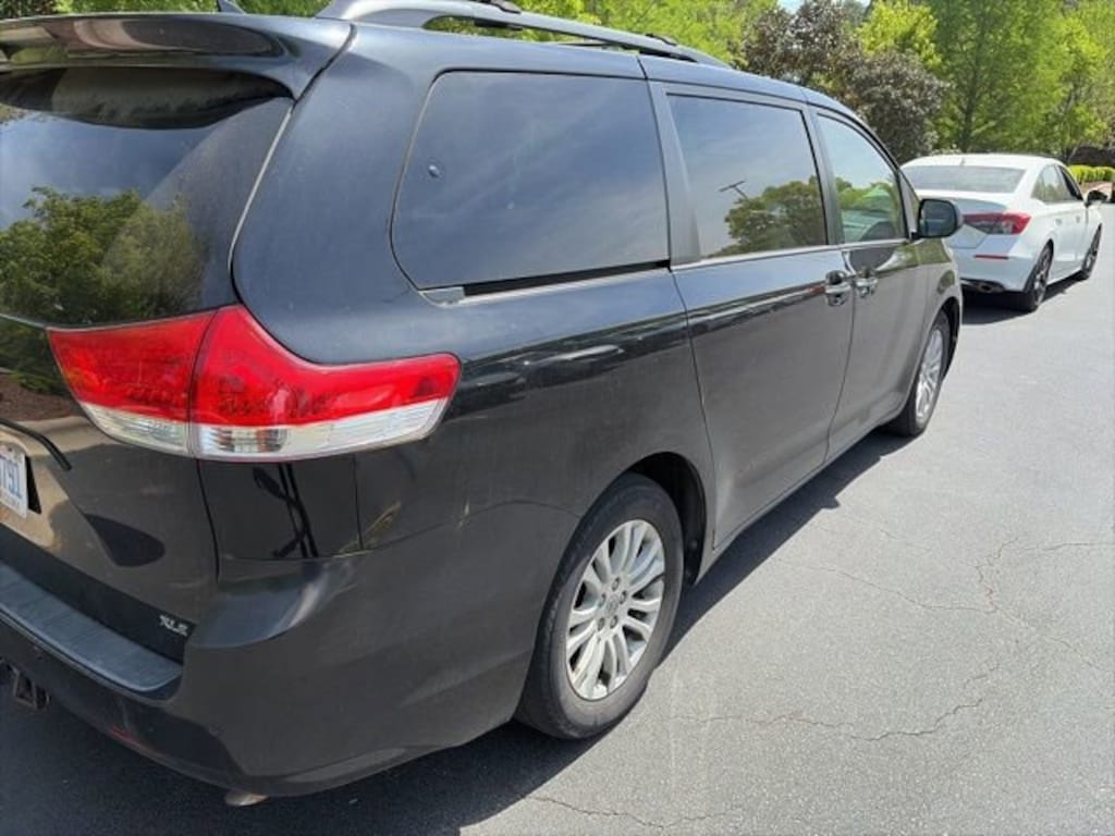 Used 2014 Toyota Sienna XLE Van