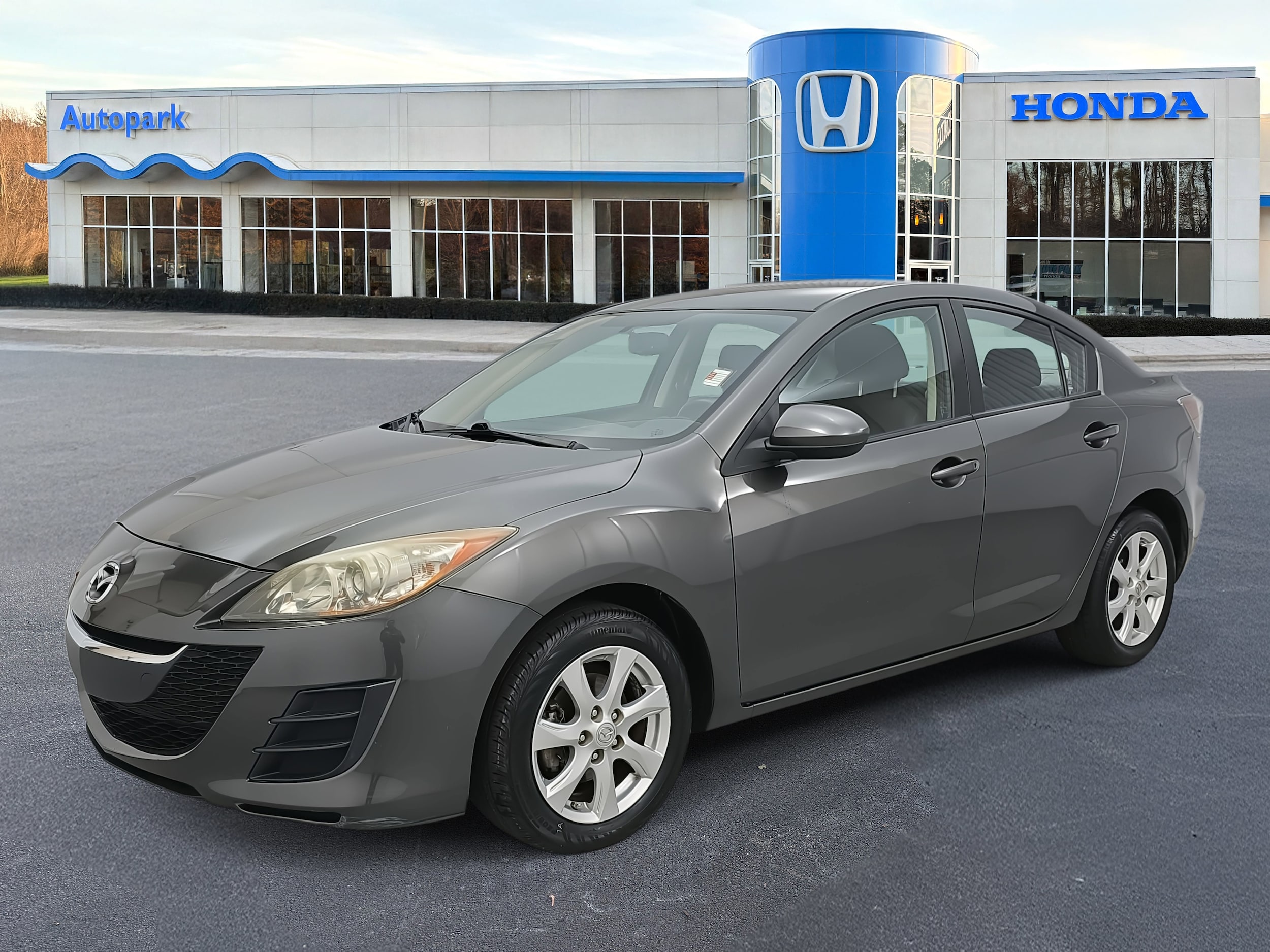 2010 Mazda MAZDA3 i Touring's photo