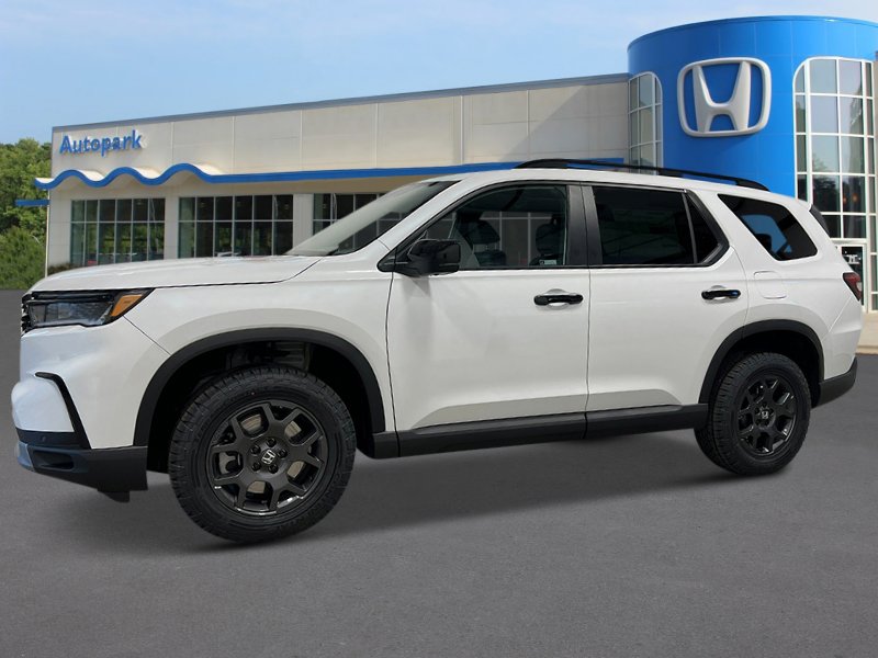 2025 Honda Pilot TrailSport photo 2