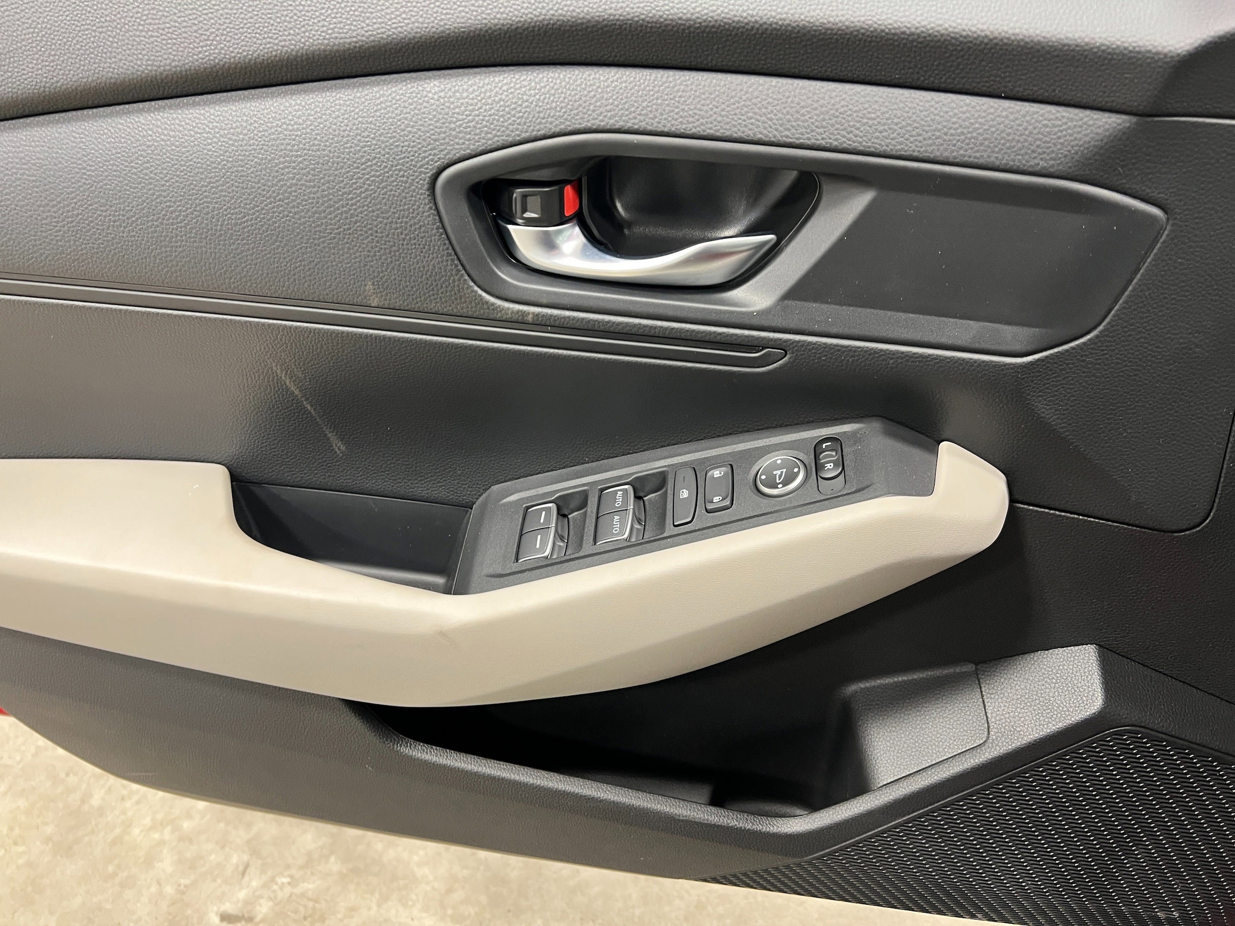 2025 Honda Accord LX - Photo 13