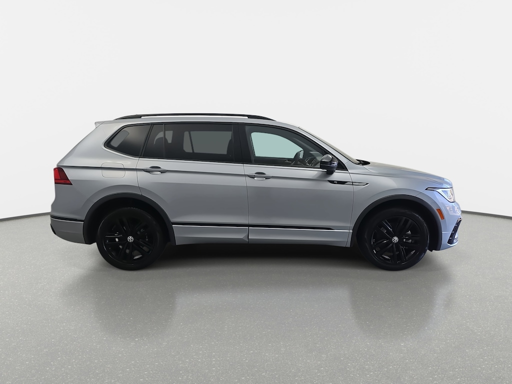 Used 2022 Volkswagen Tiguan SE R-Line Black SUV