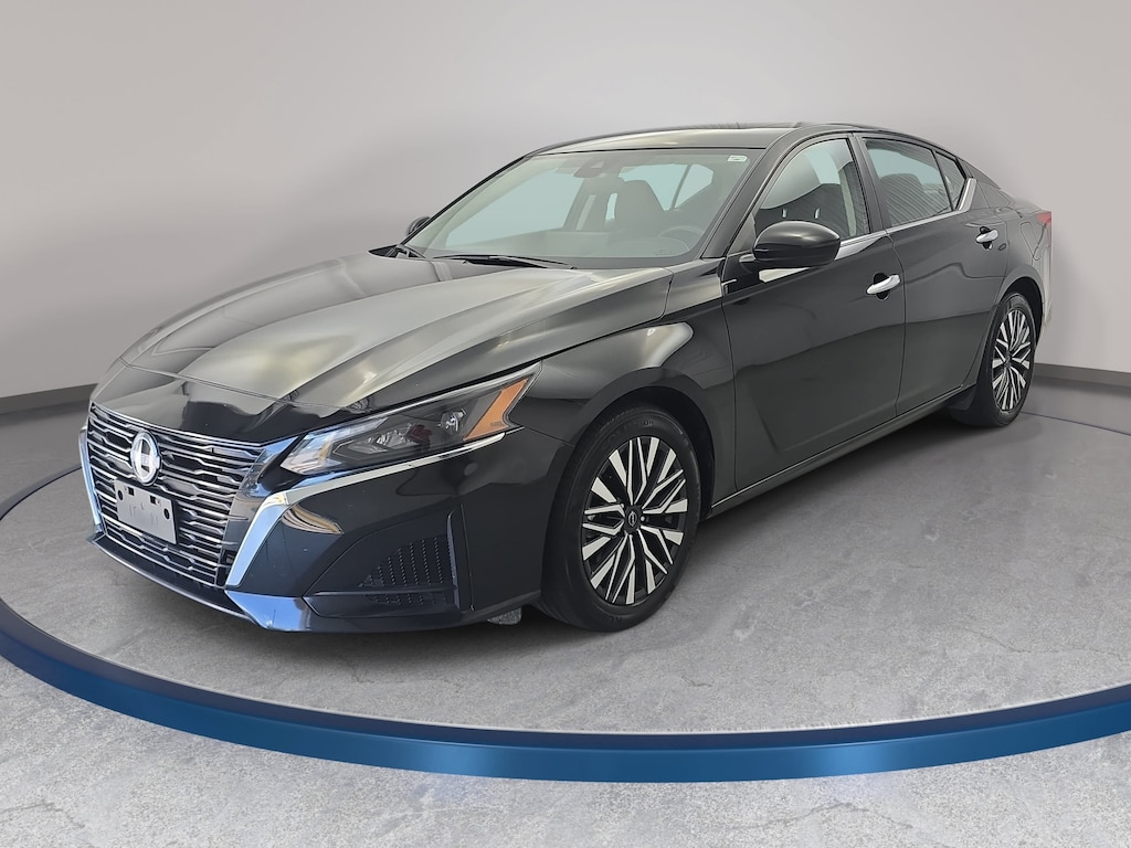Used 2024 Nissan Altima 2.5 SV Sedan