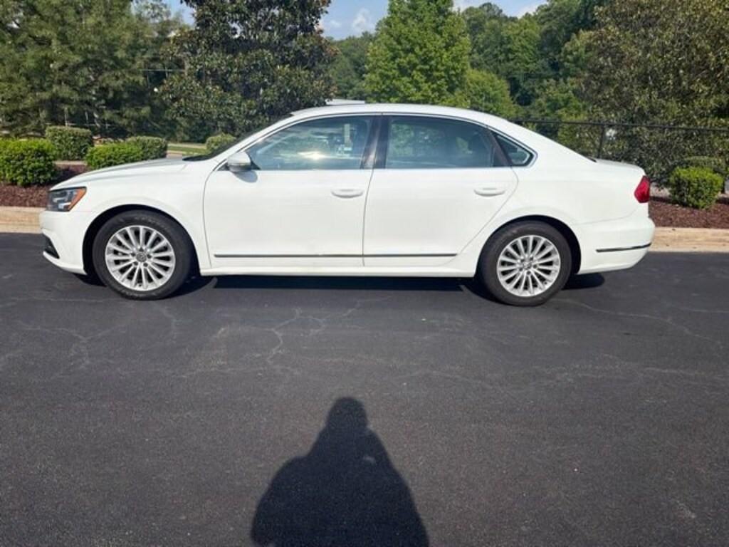Used 2016 Volkswagen Passat 1.8T SE Sedan