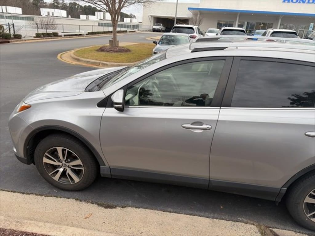 Used 2018 Toyota RAV4 XLE SUV