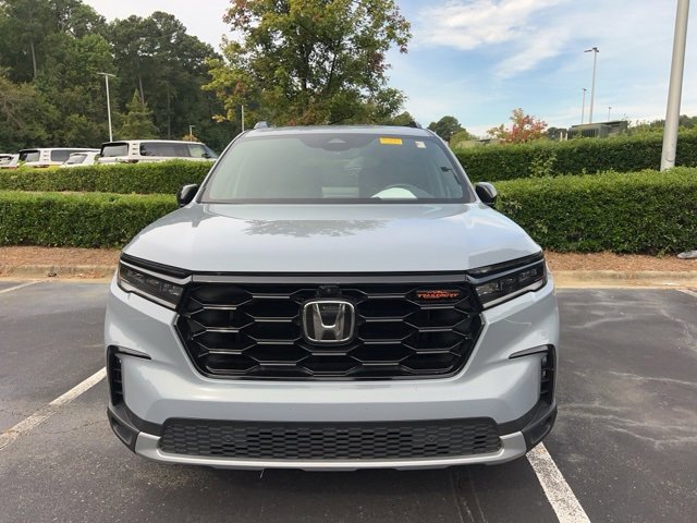 2023 Honda Pilot TrailSport photo 2