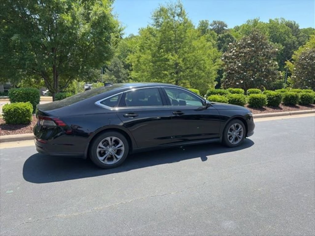 Used 2024 Honda Accord EX Sedan