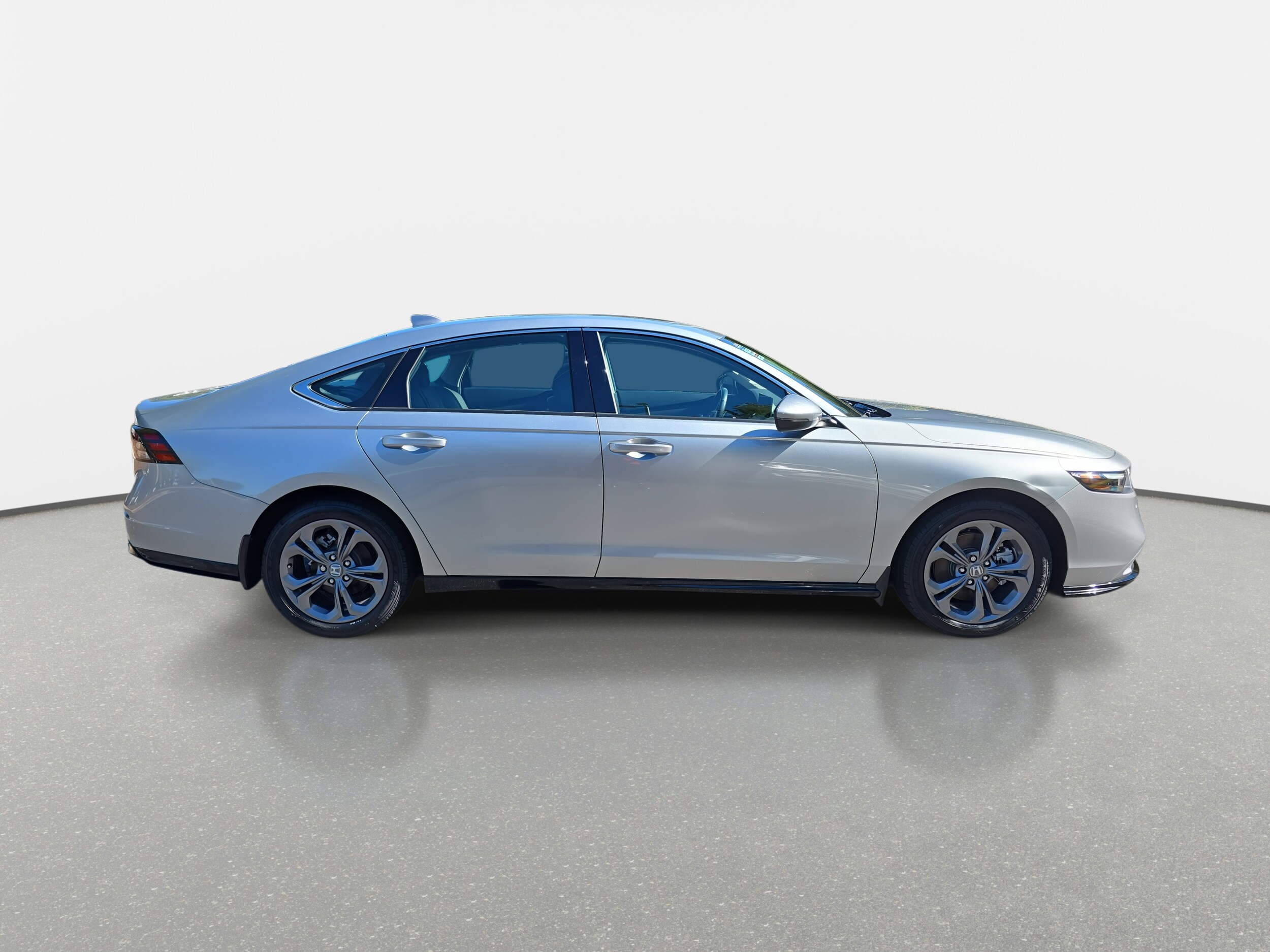 2024 Honda Accord Hybrid EX-L photo 4