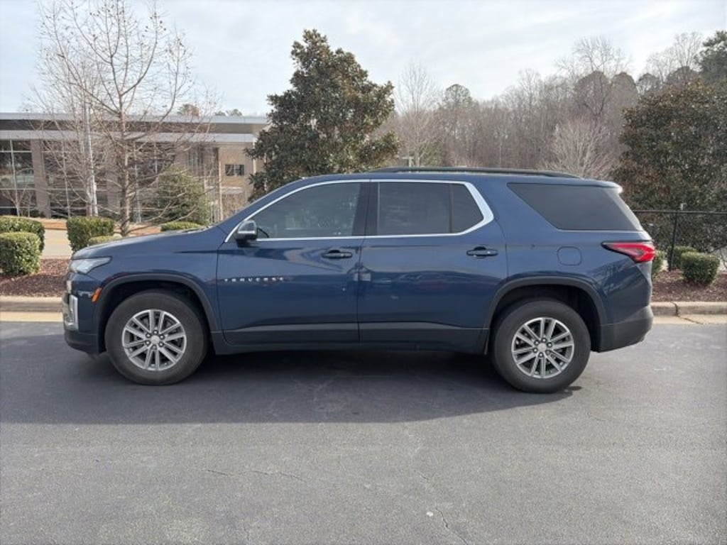 Used 2022 Chevrolet Traverse LT Cloth SUV