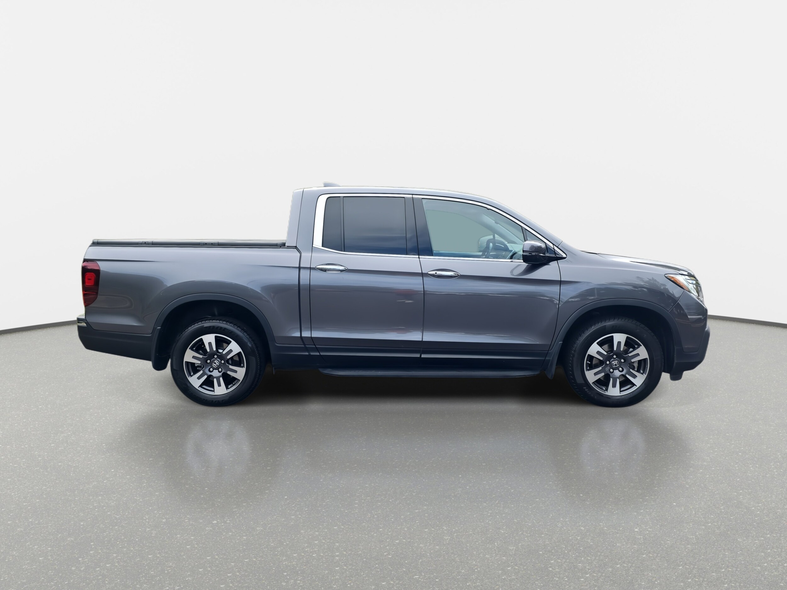 2019 Honda Ridgeline RTL-E photo 4