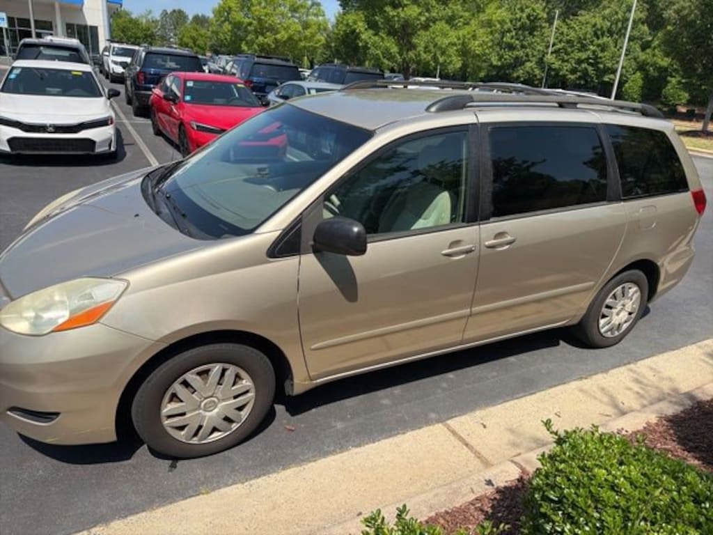 Used 2008 Toyota Sienna LE Van