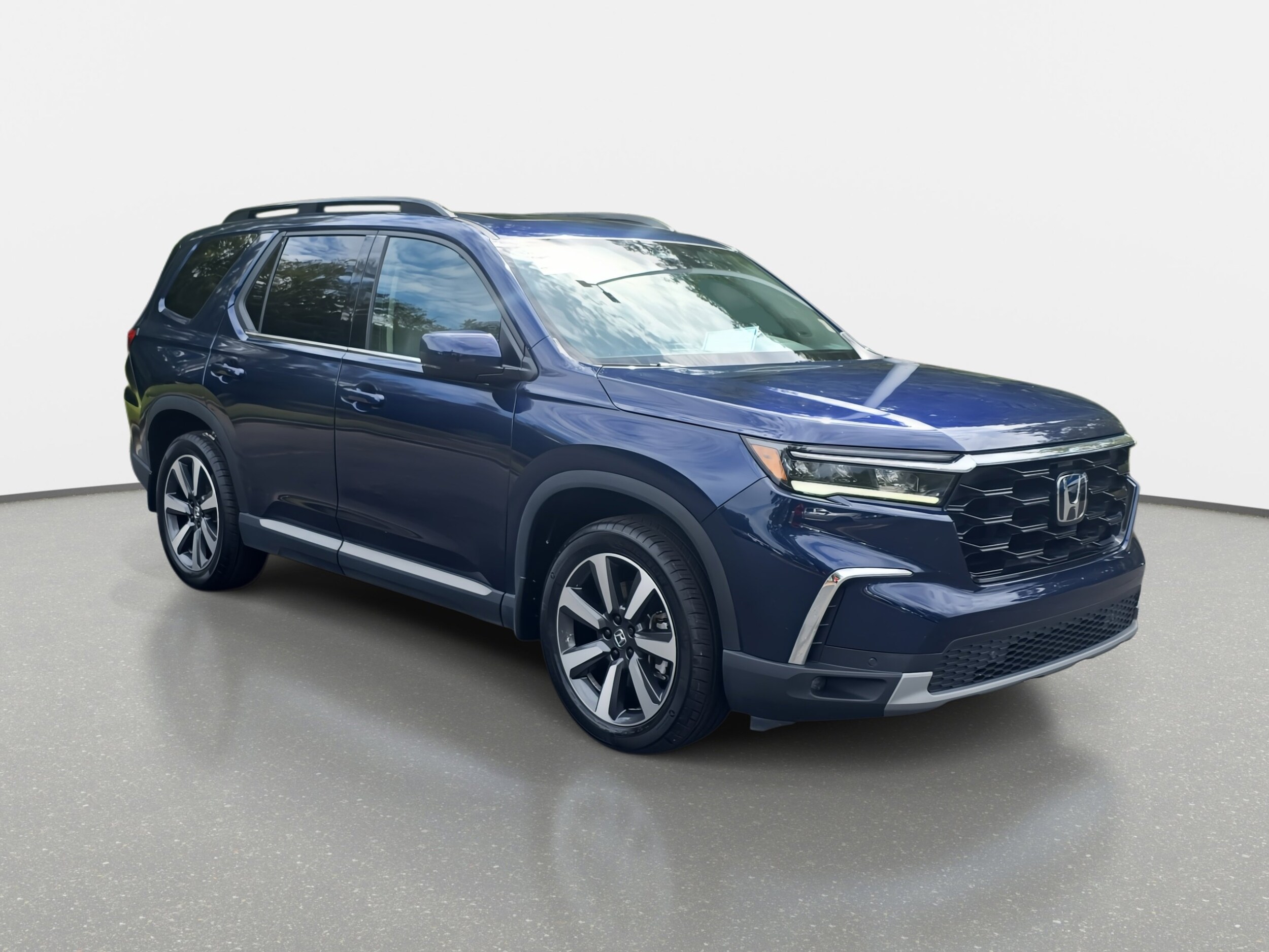 2024 Honda Pilot Touring photo 2