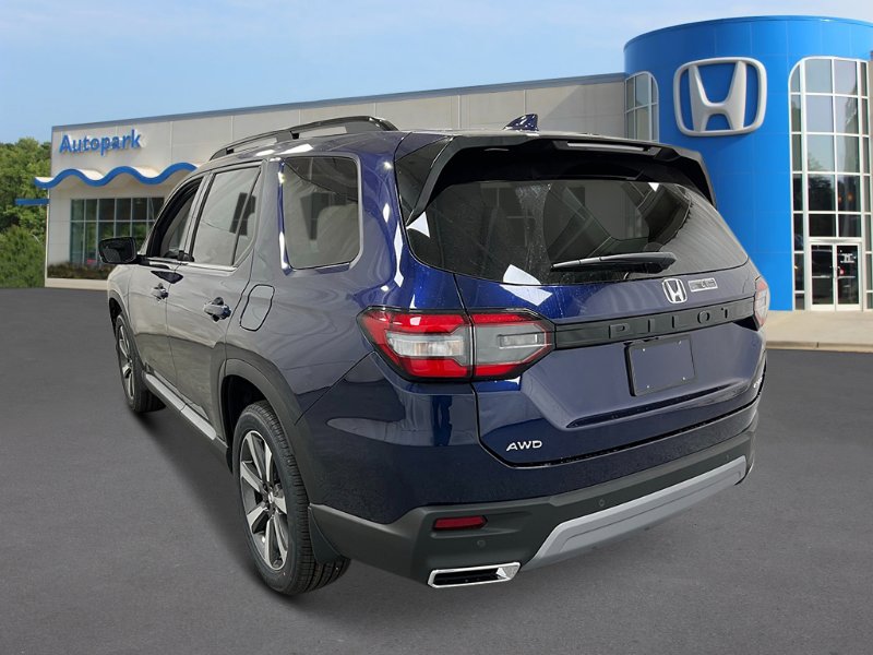 2025 Honda Pilot Touring photo 2