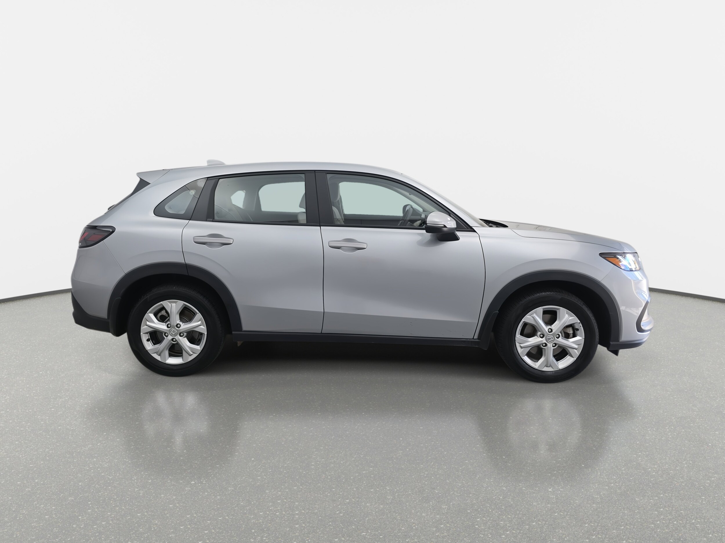 2024 Honda HR-V LX 2WD photo 4