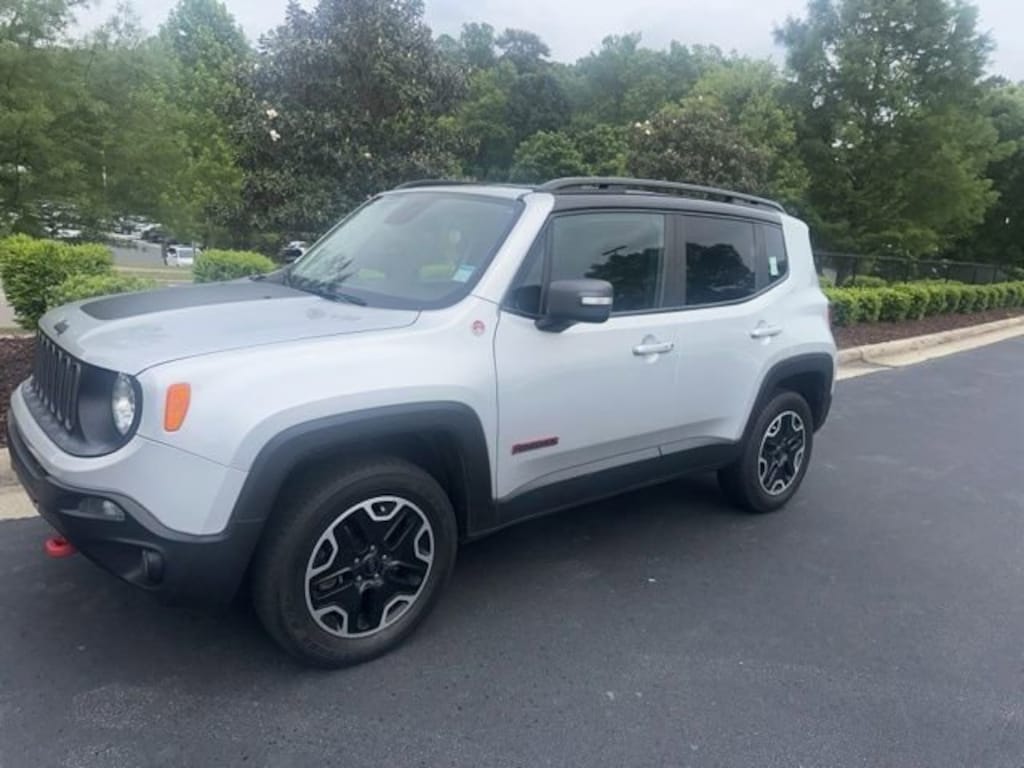 Used 2017 Jeep Renegade Trailhawk SUV