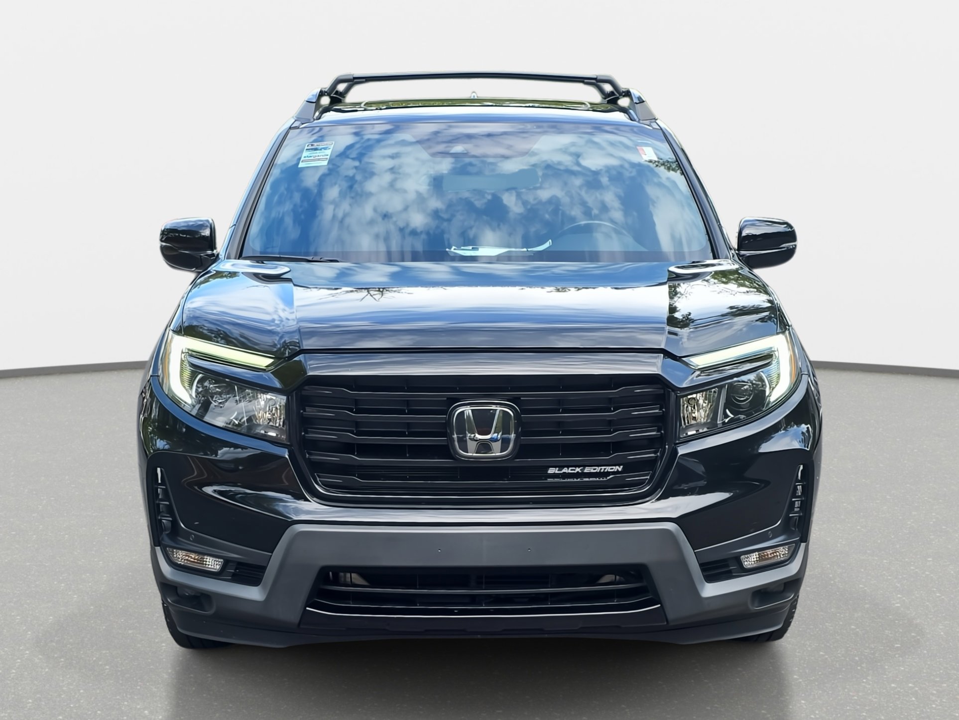 2023 Honda Ridgeline Black Edition photo 2