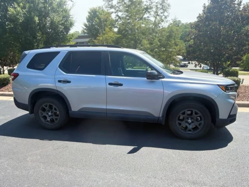 Used 2023 Honda Pilot TrailSport SUV