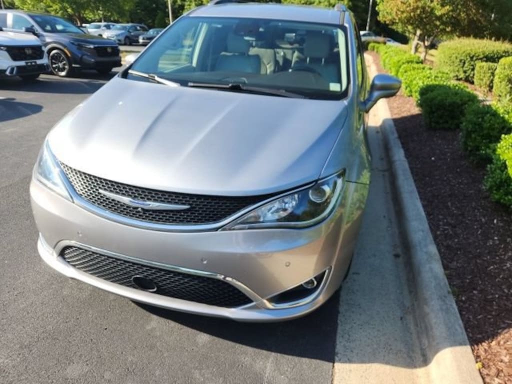 Used 2020 Chrysler Pacifica Touring L Van Passenger Van