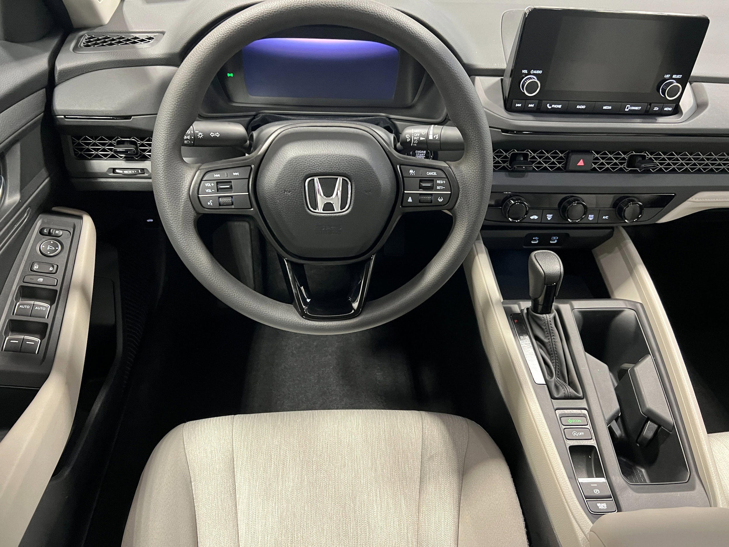 2025 Honda Accord LX - Photo 15
